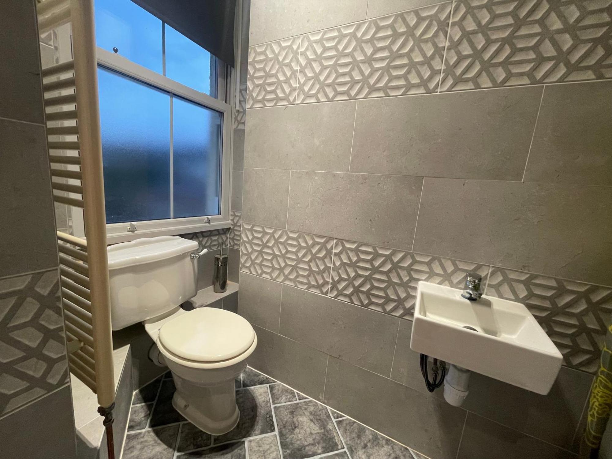 Room With Private Bathroom And Shared Kitchen 런던 외부 사진